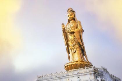 谜底词语作答:五遇一牧童骑牛中,内坑一蛋三四个猜打一个最佳生肖谜底最佳成语解释释义