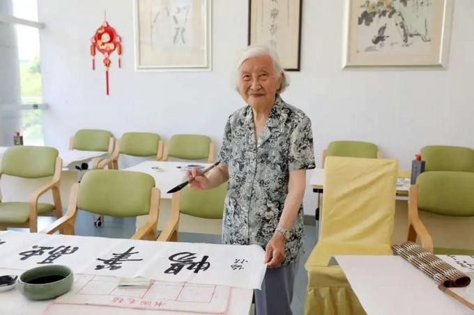 墨润百年，笔写初心——99岁尹协怡的小楷人生