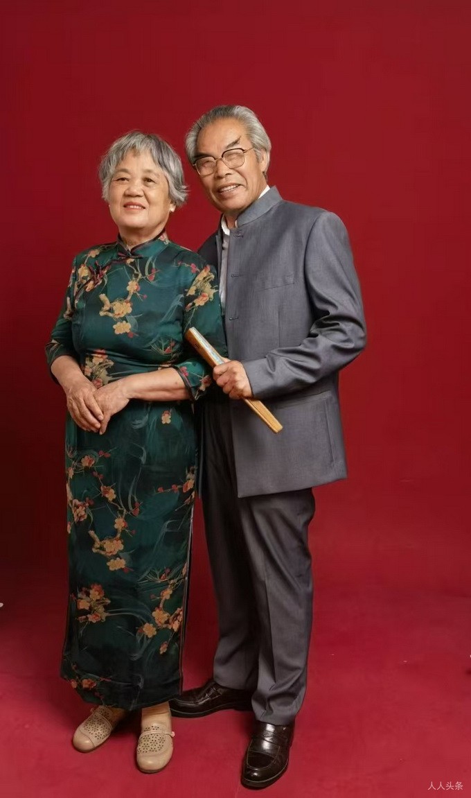 沁园春·贺颜世举、公茂兰伉俪蓝宝石婚