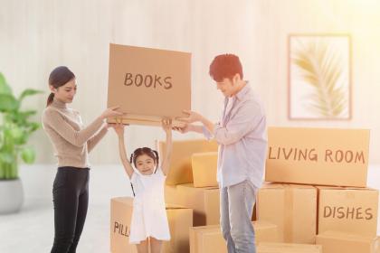 欲钱看西瓜地里散步是代表打什么准确生肖,猜解哪一个最佳成语解释释