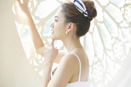 ＂摆脱困局,振翅飞翔,自由自在谁不想＂是指代表打哪一个准确生肖,猜解最佳成语详解阐述