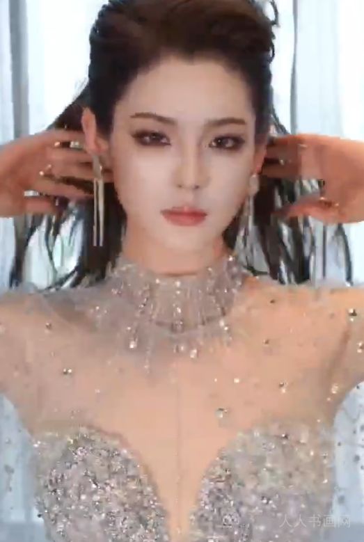美女舞姿