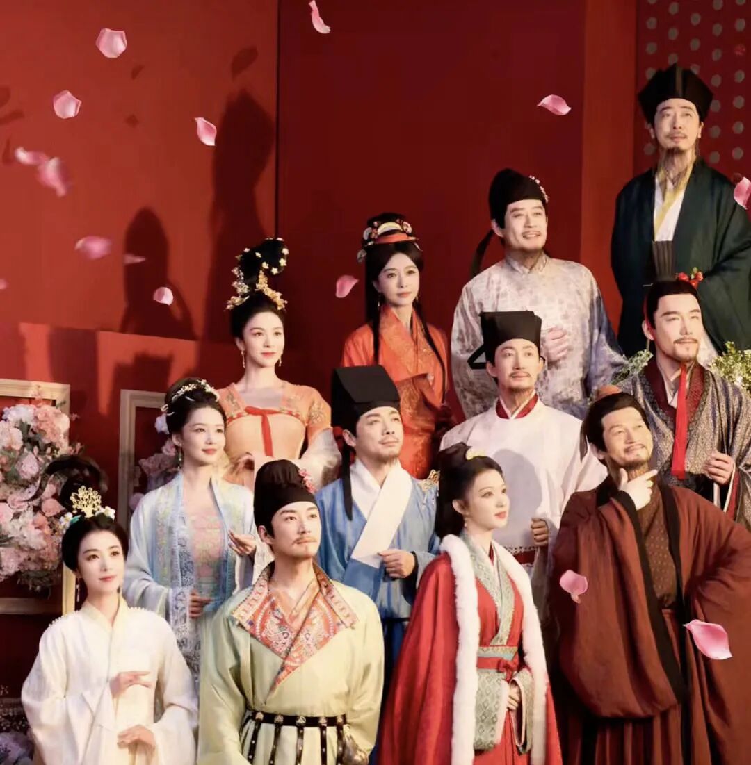 春晚十二花神：2026年央视春晚歌咏创意秀《贺花神》